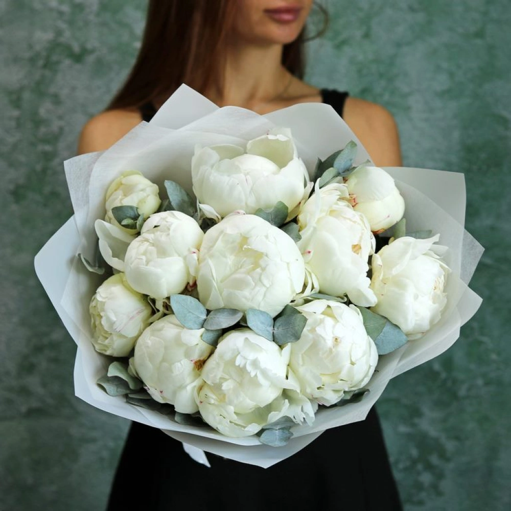 11 пионов