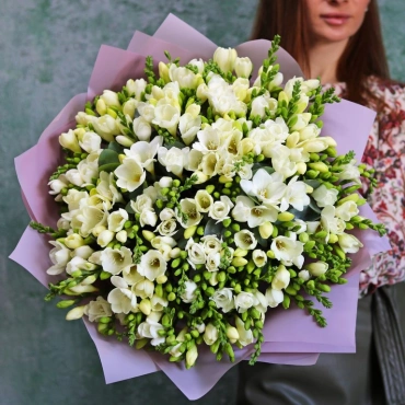 Букет из фрезий