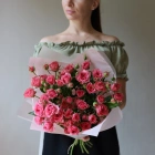 9 кустовых роз