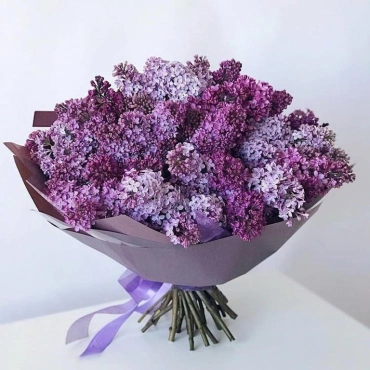 Большой букет сирени